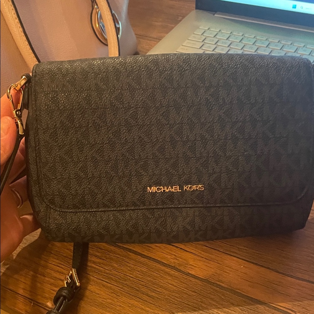 Michael Kors Crossbody Bag